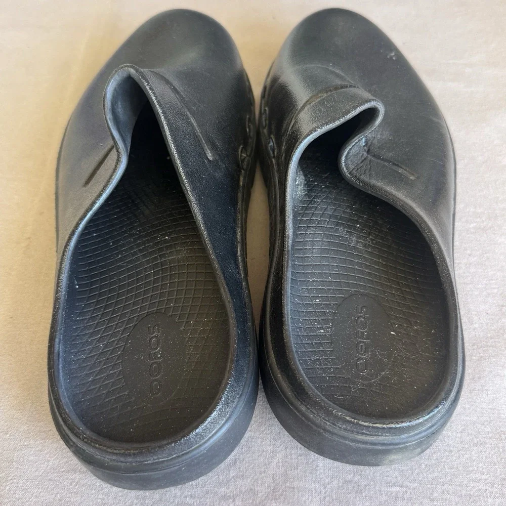 Size M8/W10 - OOFOS OOcloog Clog‎ Black Beach Slip On Recovery Sandals